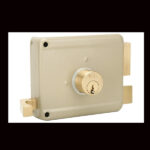 CERRADURA DE PARCHE IZQUIERDA CILINDRO FIJO YALE 396R CAJA 3096